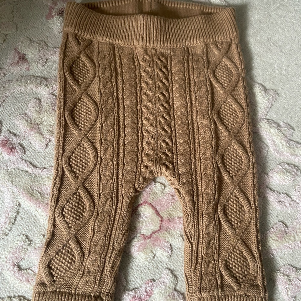 Banana Republic baby knit pants 0-3 months